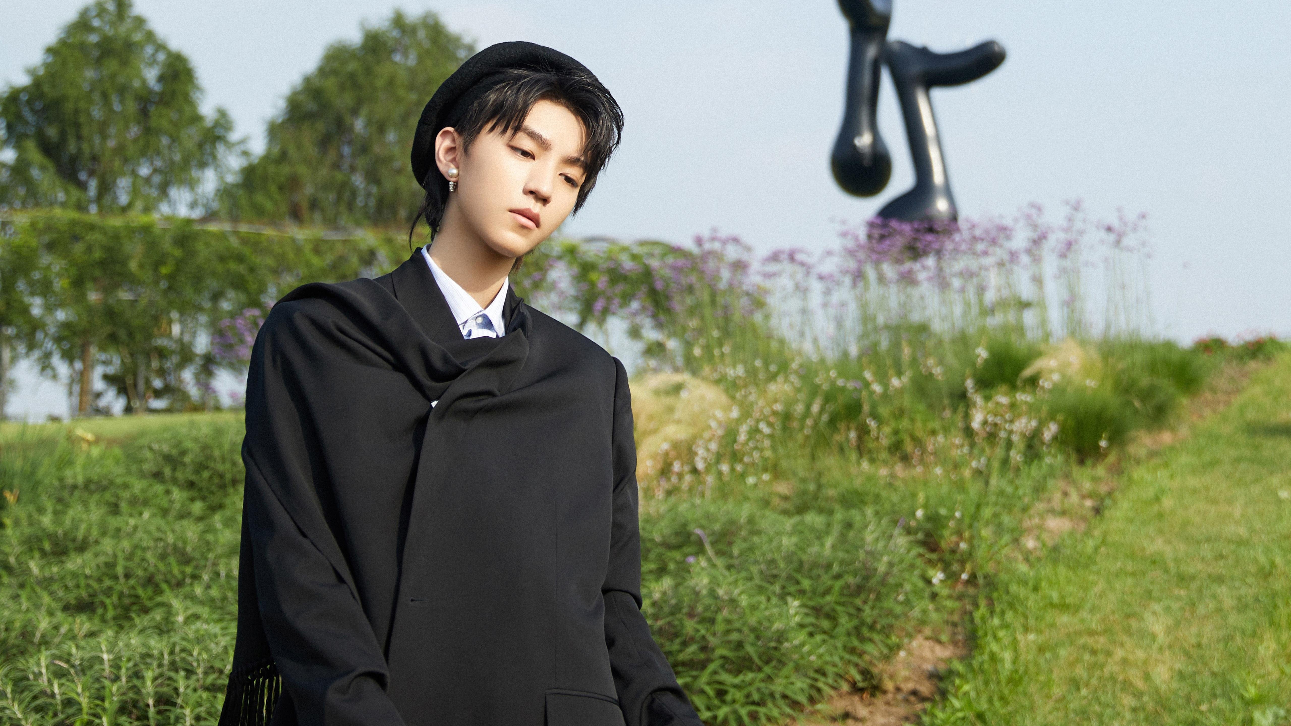 “雪山攀登:高原赛段的极速对决”,6000米雪山攀登